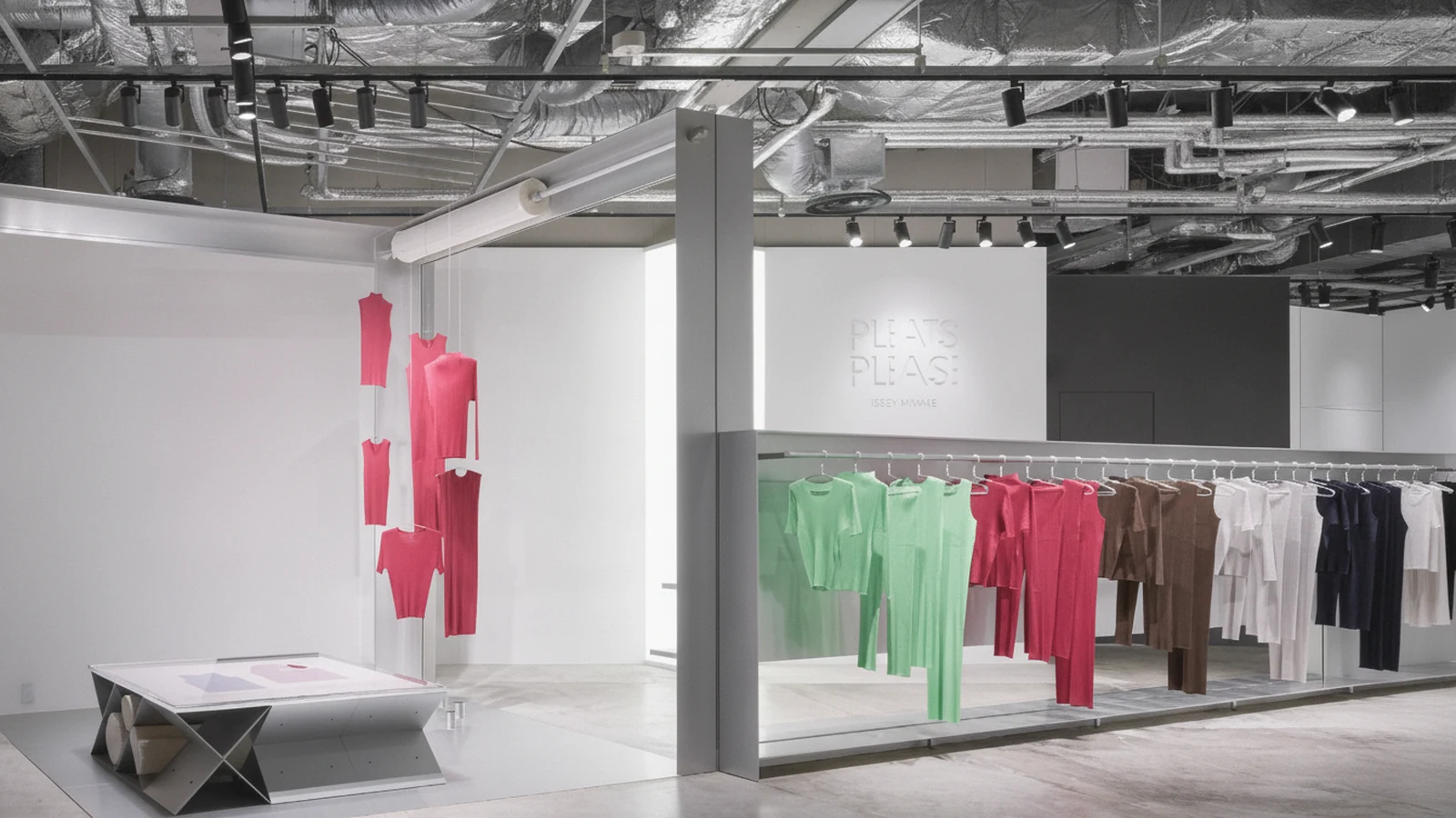 PLEATS PLEASE ISSEY MIYAKE ROPPONGI 히어로 이미지